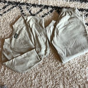 Daily Drills Cropped Crew (s) Jogger (xs/s) Set, Dew (green),